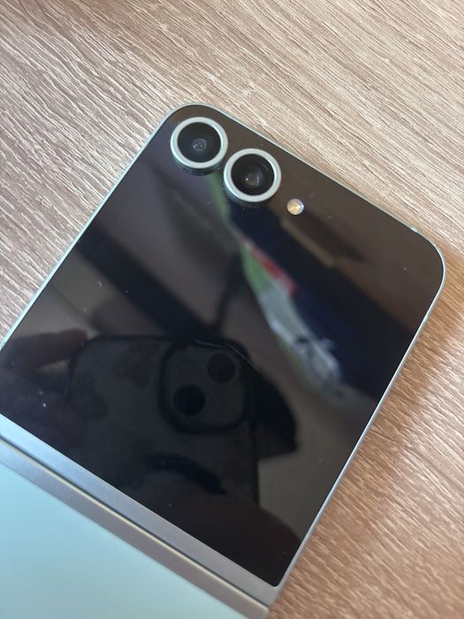 Samsung galaxy Z FLIP 6