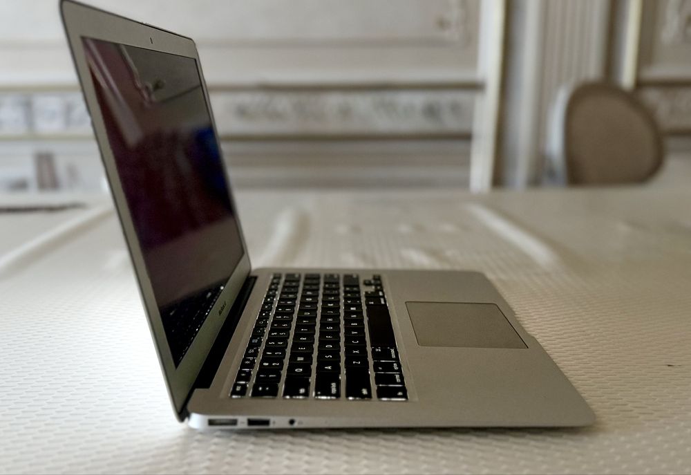 MacBook Air 13" Mid 2013 | Core i5 | 4GB RAM