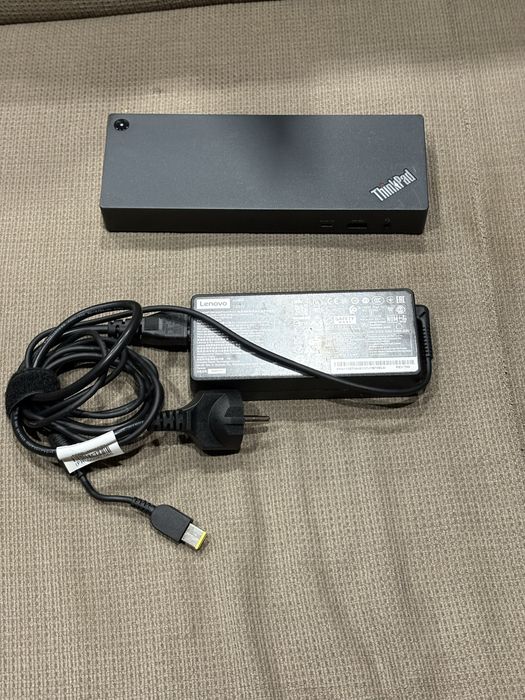 Docking Lenovo ThinkPad Universal Thunderbolt 4 DK2131 + 135w alim