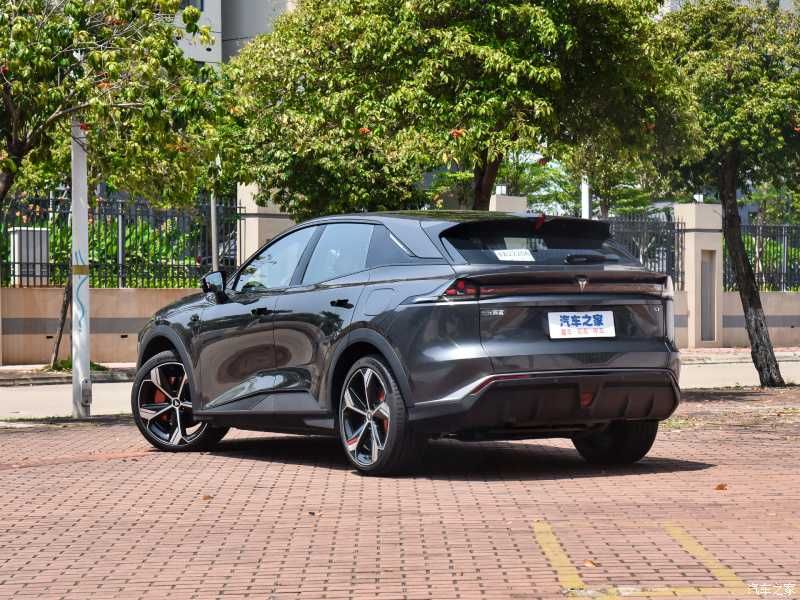 Changan Deepal S07 215 Max Версии гибрида В наличии От 26.500$