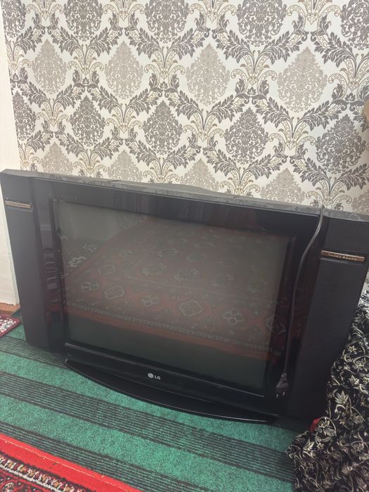 Televizor LG kareski