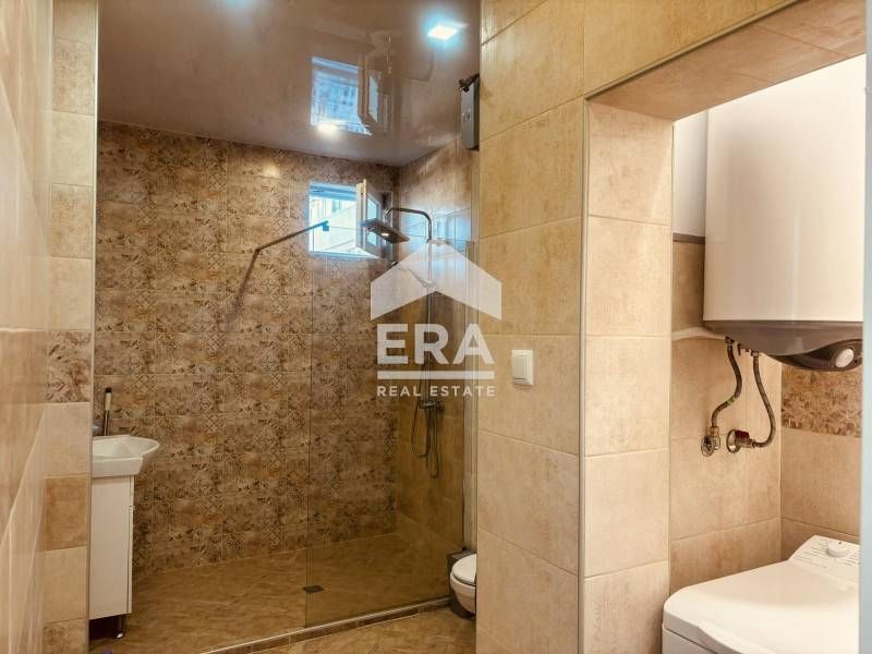 Дава се под наем Тристаен апартамент в Варна, Център - 90 кв.м за 665 € - Снимка #11