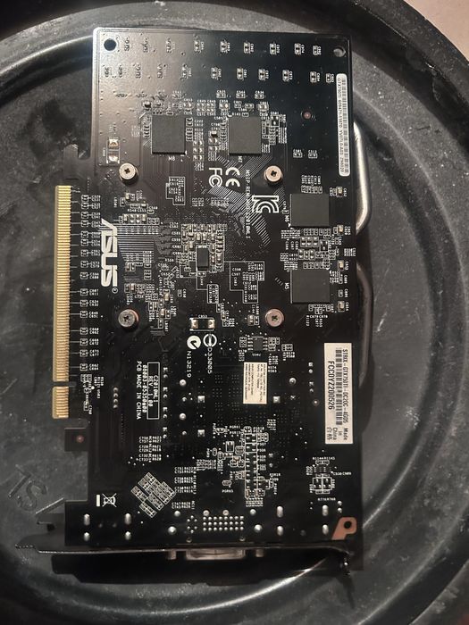 GTX 750 ti 4gb.