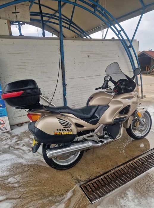 Honda deauville 650