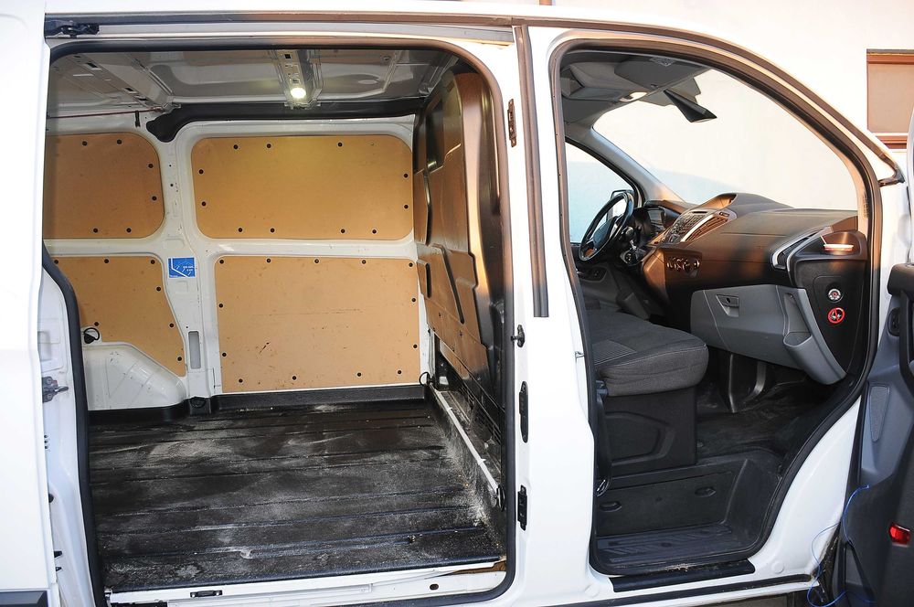 FORD Transit Custom 09.2016 2.2TDCi 125 CP E6 6 trepte AC Navi Camera