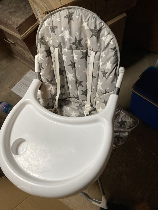 Продава детско столче за хранене