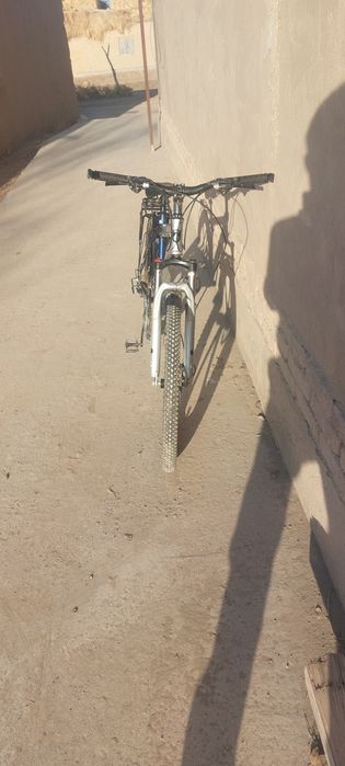 Vali satladi 900ming