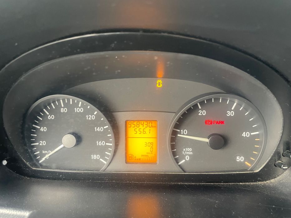 Vând autoutilitara Mercedes Sprinter