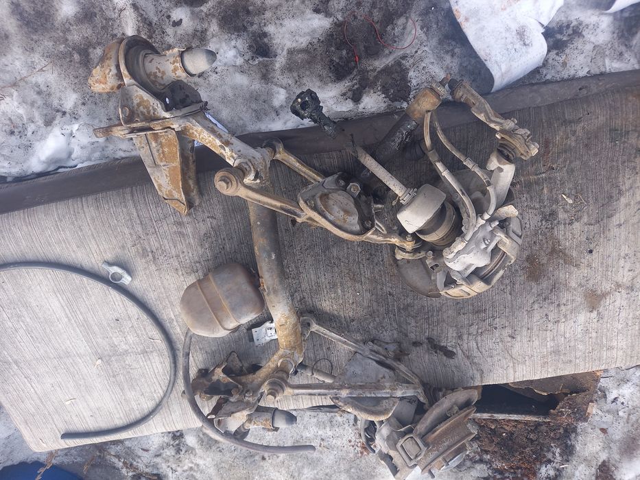 Продаётся нива по запчастям