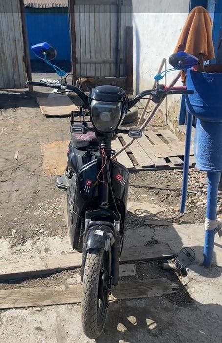 Продам электроскутер sk8