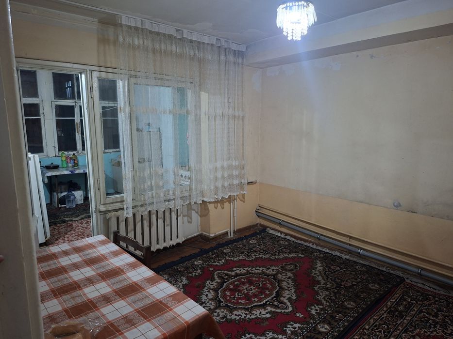 Uy sotiladi(2 xonali), mo'ljall xalqlar do'stligi saroyi!