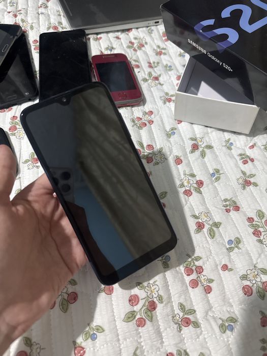 Продам много телефонов и планшет Samsung.