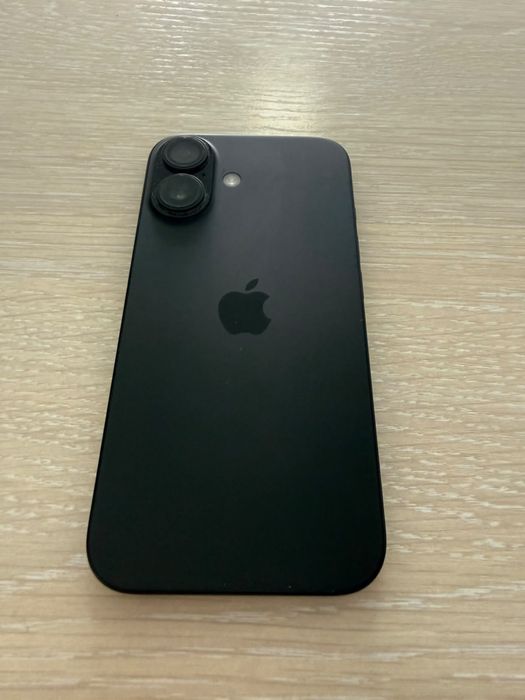Iphone 16 128ГБ. С коробкой. Аккумлятор-81%