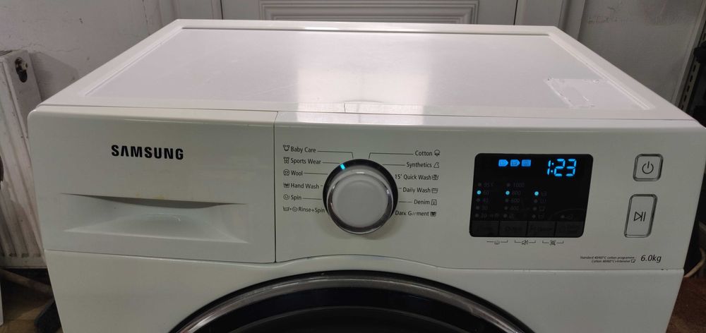 Masina de spalat rufe Samsung de 6-kg Slim / Ingust