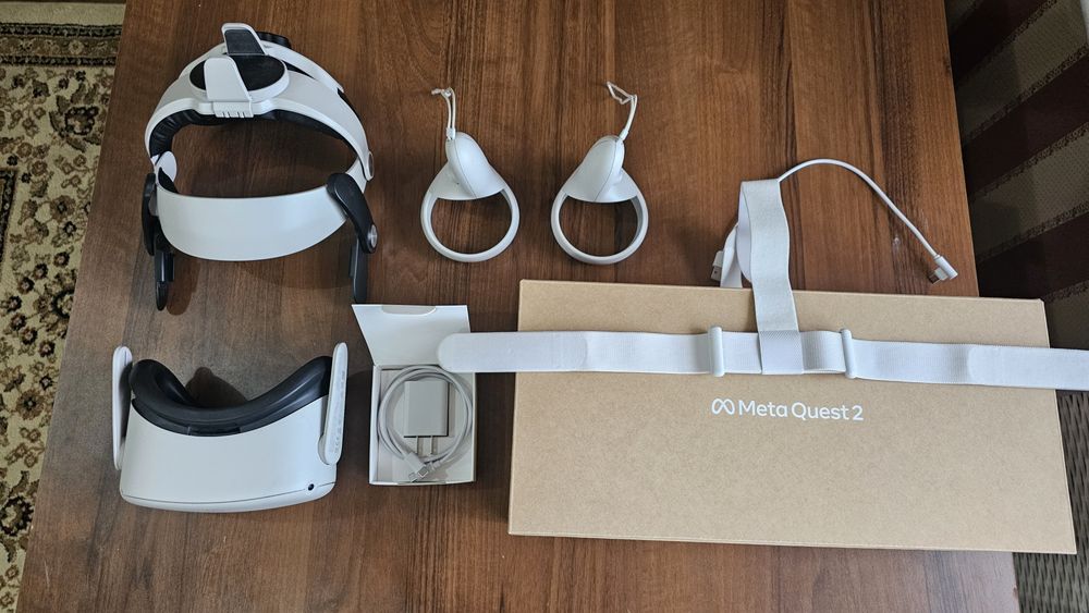 VR-гарнитура Meta Quest 2 (128ГБ)