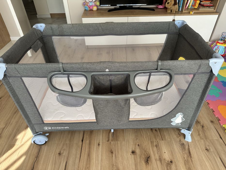 Kinderkraft бебешка кошара с матрак