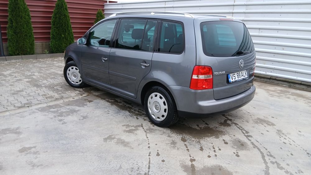 Volkswagen Touran 2005 diesel, 2.200 € — imagine 5