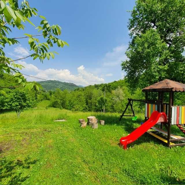 Afacere la cheie - Pensiune turistica 4 margarete 12 camere, Maramureș