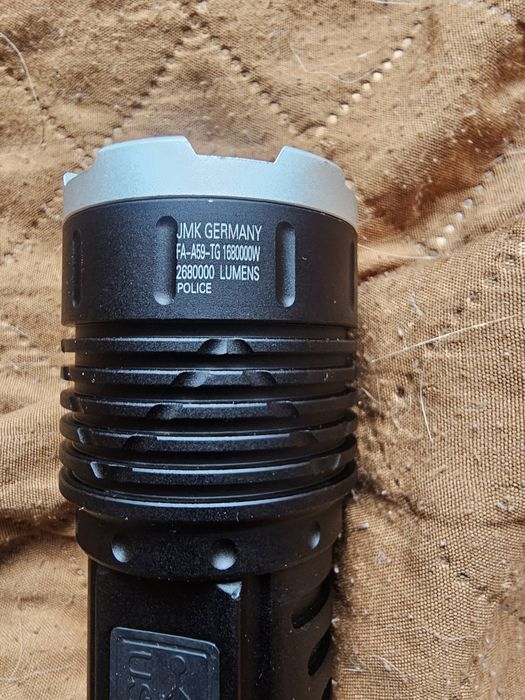 Мощен LED фенер JMK Germany

FA-A59-TG - POLICE модел