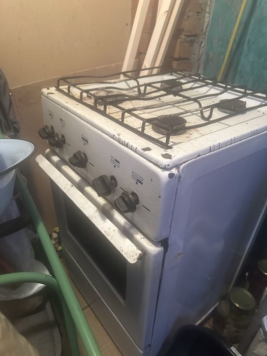 Продам газ плиту