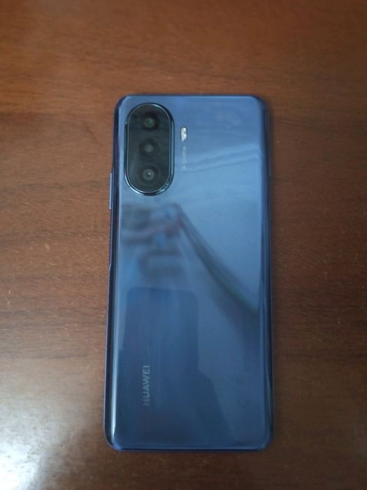 Huawei nova Y70    .