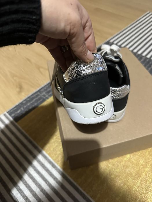 Guess обувки………………….