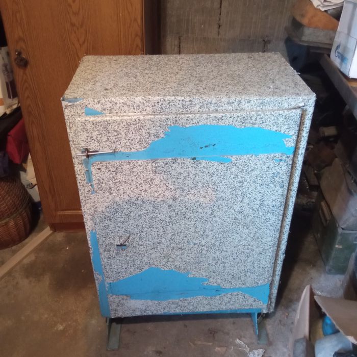 Металлический шкаф -сейф