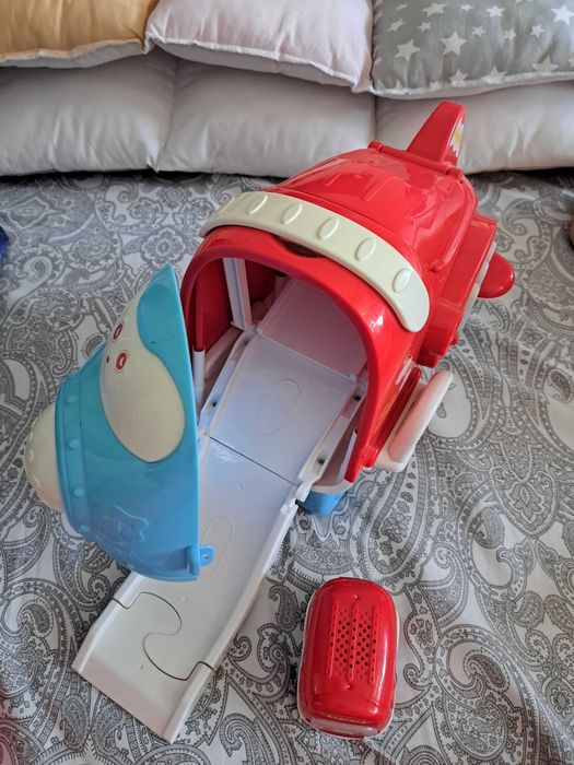 avion interactiv cu mașinuța