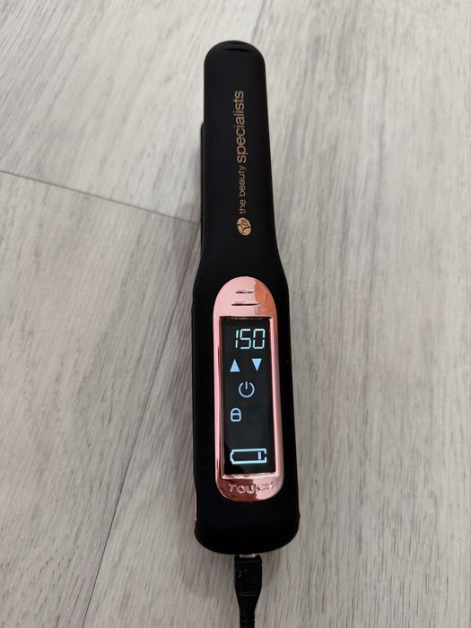 Утюжок беспроводной. Выпрямитель для волос. Беспроводной.