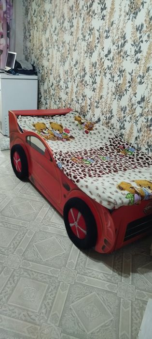 Кроватка детская машинка