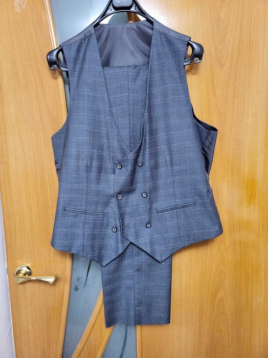 Мужской костюм тройка