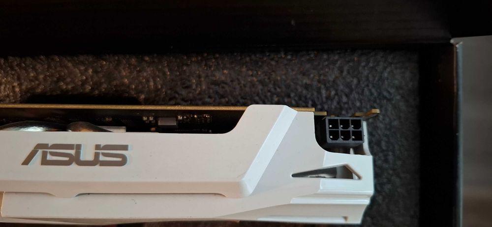 ASUS GeForce GTX 1060 OC Edition, 3GB GDDR5 192‑Bit, Stare Excelentă