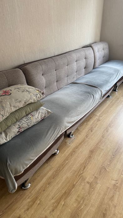 Продам диван и два кресла