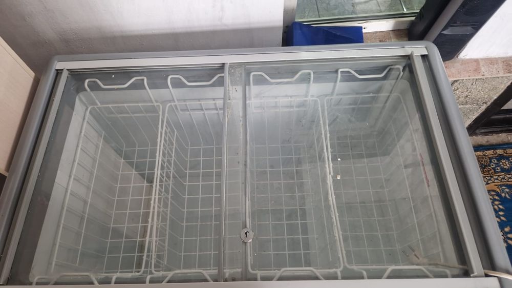 Продам морозильник