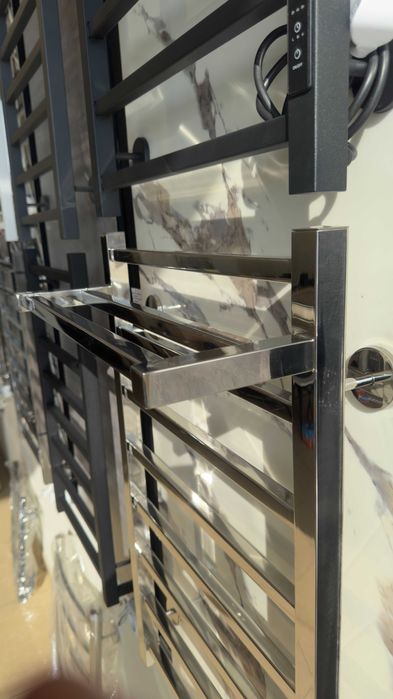 Полотенцесушитель с полочкой электрический.