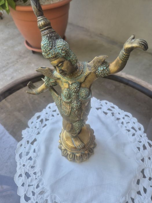 Statuie    din  bronz  masiv