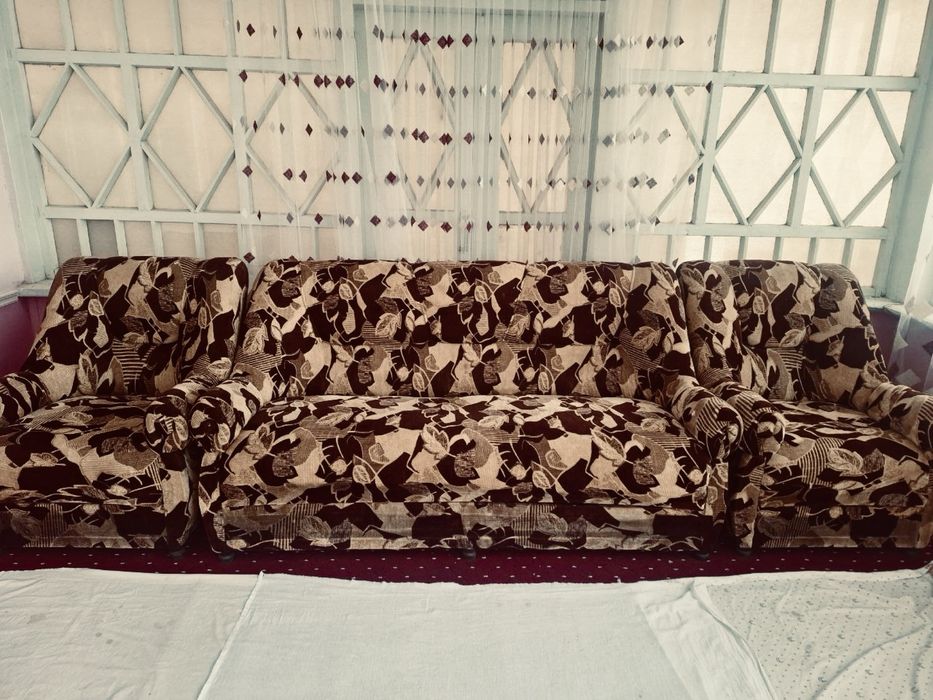 Диван и кресло в хорошем состоянии