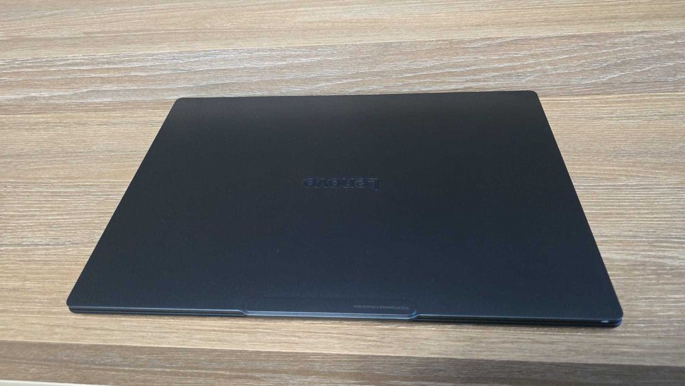 Laptop ultraportabil Lenovo Yoga Slim 7 14Q8X9 / 32GB RAM / 1TB SSD