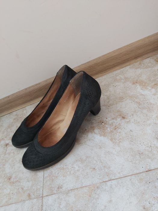 Дамски обувки естествен набук