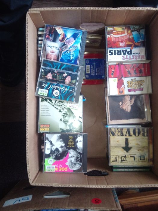 Lot 100buc cd uri cu muzica disco