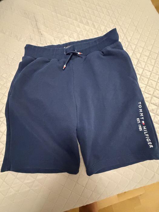 Къси панталони Zara, Hugo, Tommy Hilfiger, Reserved