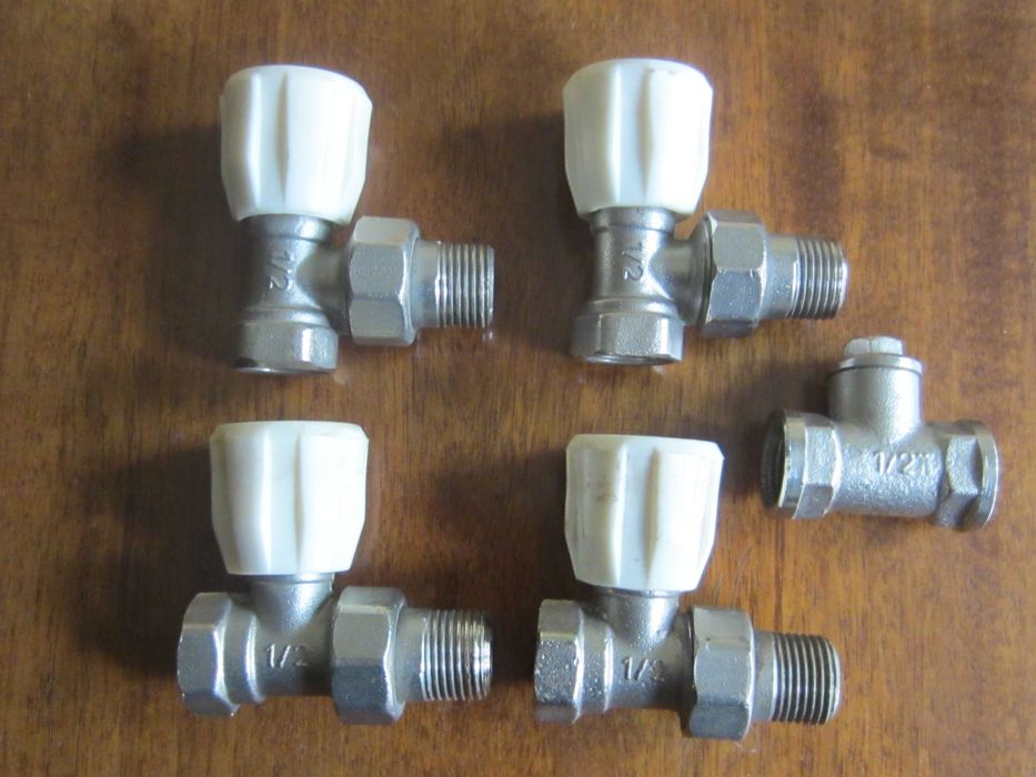 Спирателни кранове /радиаторни вентили/ 1/2