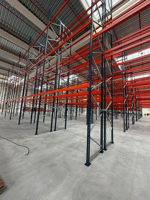 Rafturi metalice cu polita din plasa