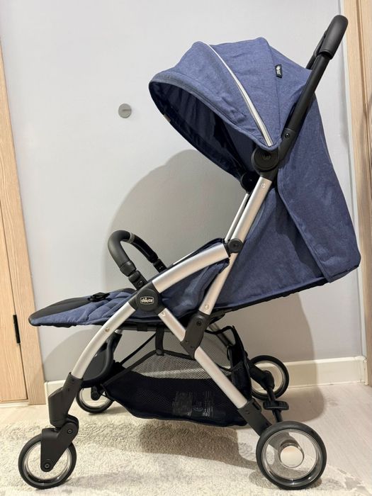 Коляска  Chicco, практически новая