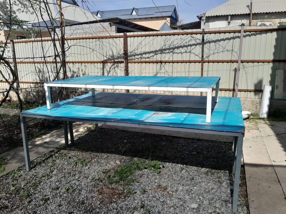 Столы железный 3штуки