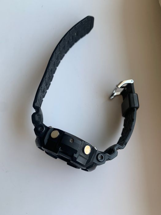 Продаю оригинальные б/у часы от G-Shock