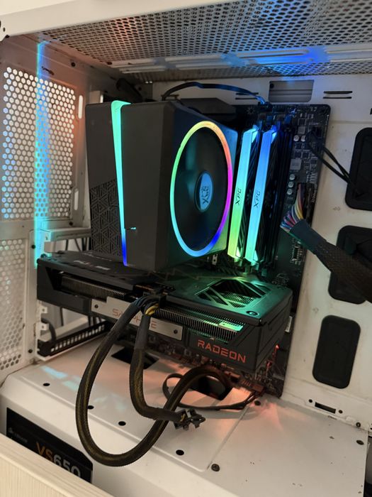 PC Gaming RX 9060XT 3700X 16GB RAM