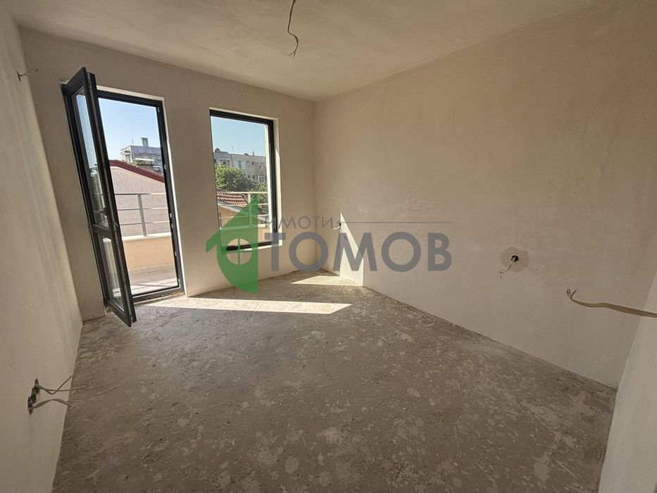 Продава се Тристаен апартамент в Стара Загора, Казански - 102 кв.м за 1628 €/кв.м - Снимка #8