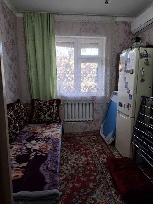 РИЭЛТОР. Продам 3 комнатную квартиру. Спутник -9 второй этаж. 55метров