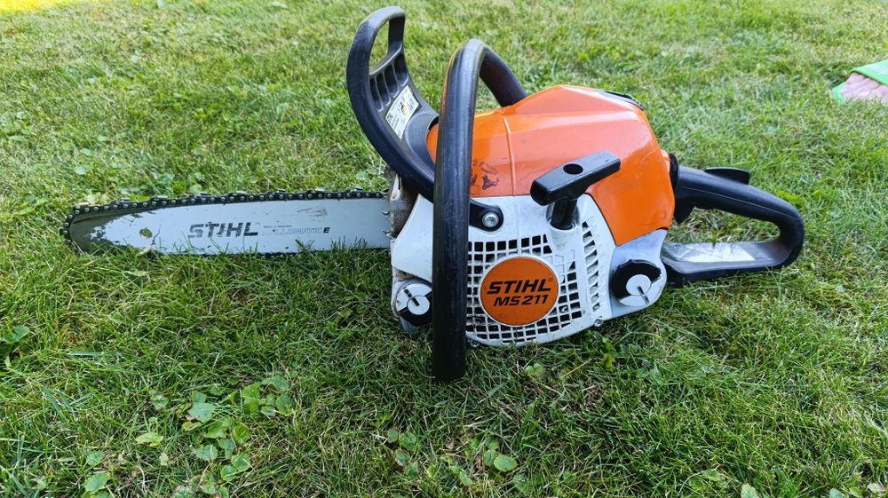 Drujbă Stihl MS 211, pornește la prima, lanț aproape nou, teacă inclusă